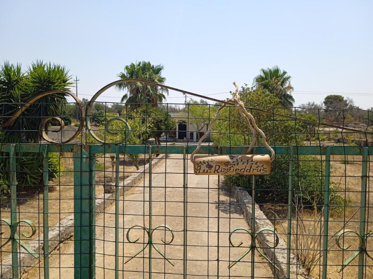 Villa Rizzieddru Галатоне Экстерьер фото
